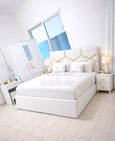 New White Upholstered Bed with Storage and Padded Headboard - Queen