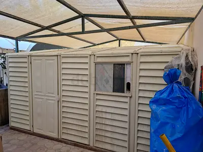 Single Garage or Large Storage Shed