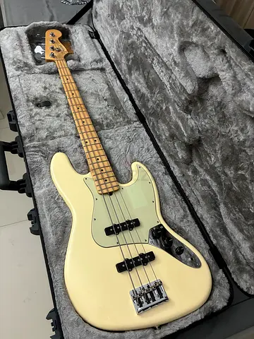 Fender American Pro Jazz Bass