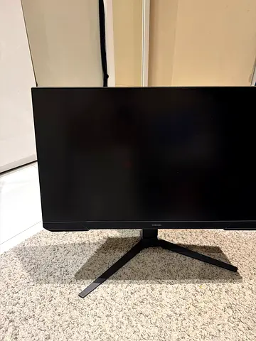 24 inch samusong 180 hz 1080 p good condition