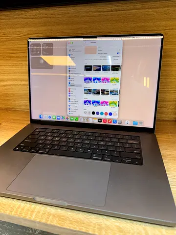 Macbook M1 Max 64GB 2TB 32 Cores