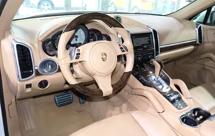 2014 Porsche CAYENNE photo 7