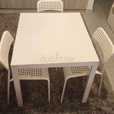 Table with 3 chairs