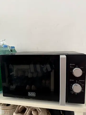 Black+Decker Countertop microwave - Good Working Condition