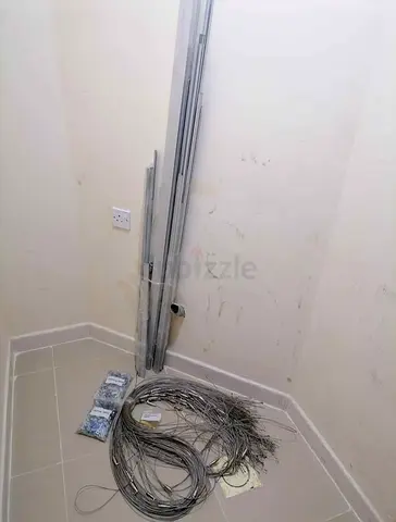 Painting wire hanging all for 300 aed