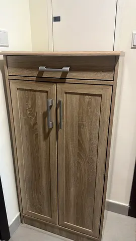 Wooden two-door shoe cabinet / cabinet in good condition
