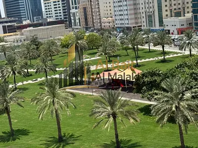 شقة غرفتين وصالة أنيقة – حمامين وتكييف مركزي في موقع مميز