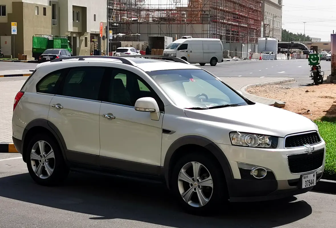 Chevrolet Captiva 2012 — photo 1 of 8