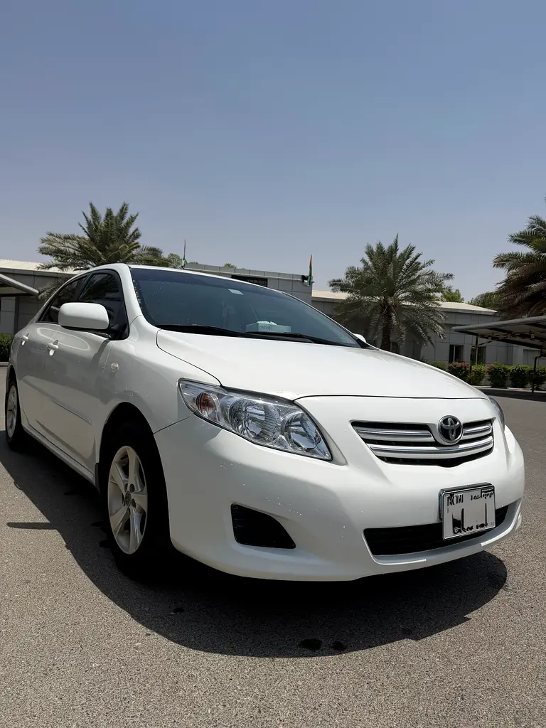 Toyota Corolla 2010 — photo 1 of 7
