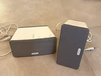 Sonos Play:3 Speakers
