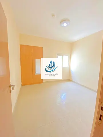 Spacious 1bhk apartment totally family building available for rent near sahara center!