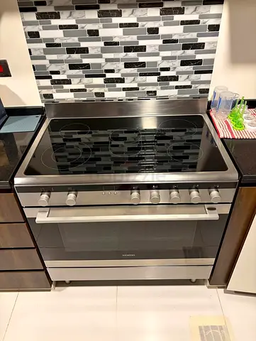 Siemens Electric Cooker 90x60cm With Oven Excellent Condition