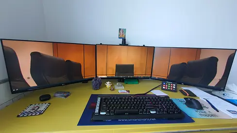 Triple LG Monitor Setup with Heavy Duty monitor mount