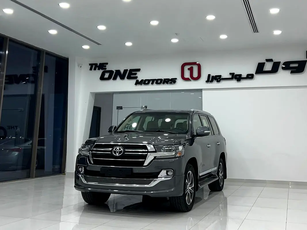 Toyota Land Cruiser 2020 — photo 1 of 19