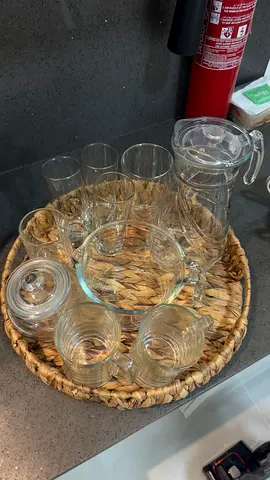 Glass containers and cups - take all, no single pieces