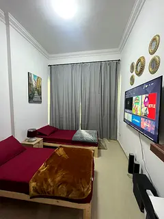 Executive Shared Master Room Near DMCC Metro