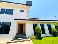 Elegant 5-Bedroom Semi-Independent Villa in Jumeirah