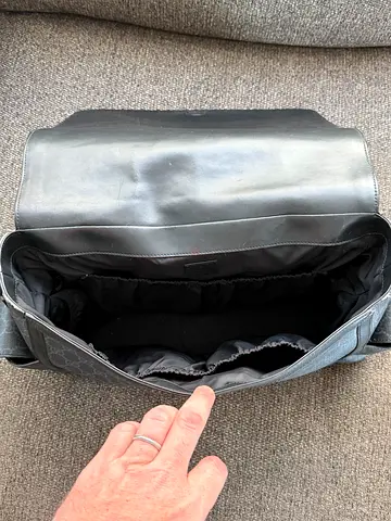 Gucci Medium Diaper Bag - Black leather Excellent condition