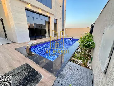 السعر شامل رسوم التسجيل  موقع ممتاز تمليك حر   تصميم عصري بواجهة حجرية وتشطيبات شخصية فاخرة للغاية، مع مساحة إضافية،.