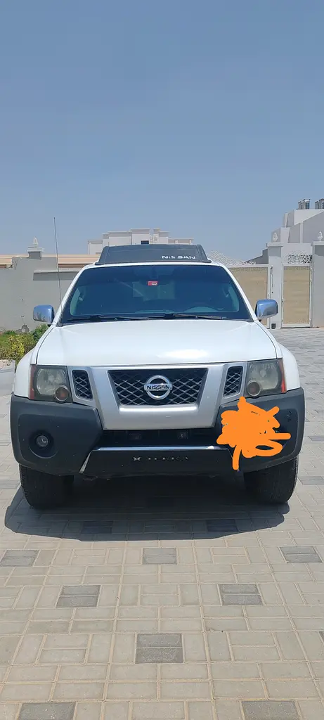 Nissan Xterra 2015 — photo 1 of 5