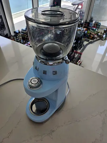 Smeg Electric Coffee Grinder - Light Blue