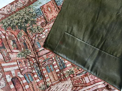 Decorative Middle Eastern-style Area Rug with Detailed Scene - Good Condition