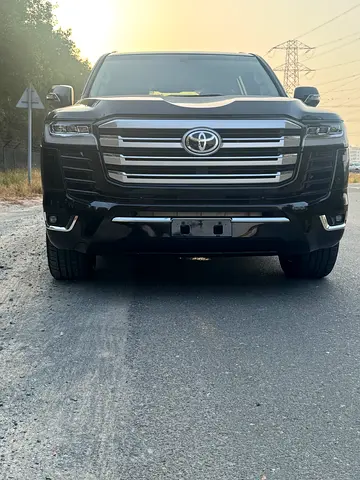 Pristine Toyota Land Cruiser VXR 2017 | GCC Specs | Fully Loaded