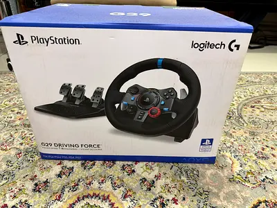 Logitech G29 Driving Force Racing Wheel with Pedals (PlayStation/PC)