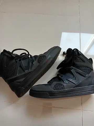 Black high-top sneakers - size38 lightly used
