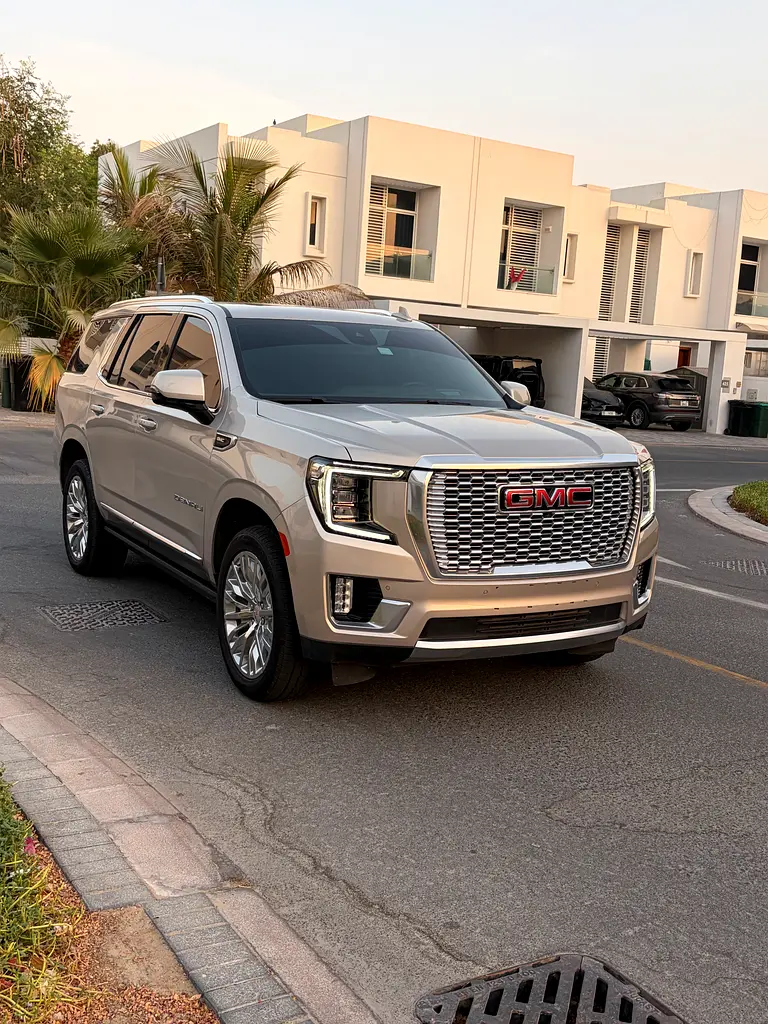 GMC Yukon 2024 — photo 1 of 12