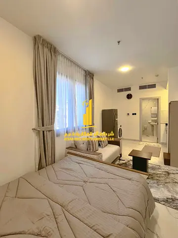 🏡 فرصة لا تُفوّت! أفخم وأرقى استوديو أول ساكن مفروش بالكامل للإيجار الشهري في كورنيش عجمان✨ 🔹 استوديو أنيق بمساحة واسعة وتشطيب فاخر 🔹 فرش جديد وعصر