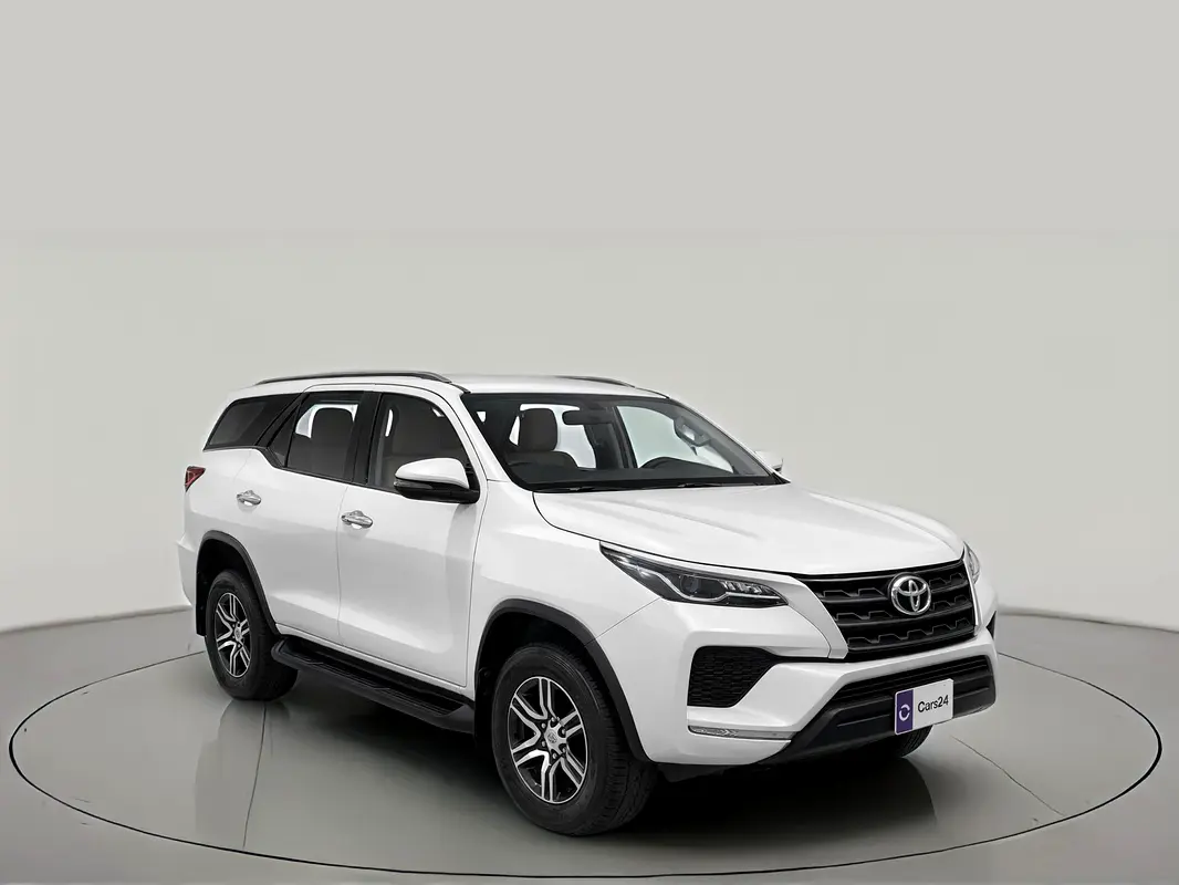 Toyota Fortuner 2024 — photo 1 of 13