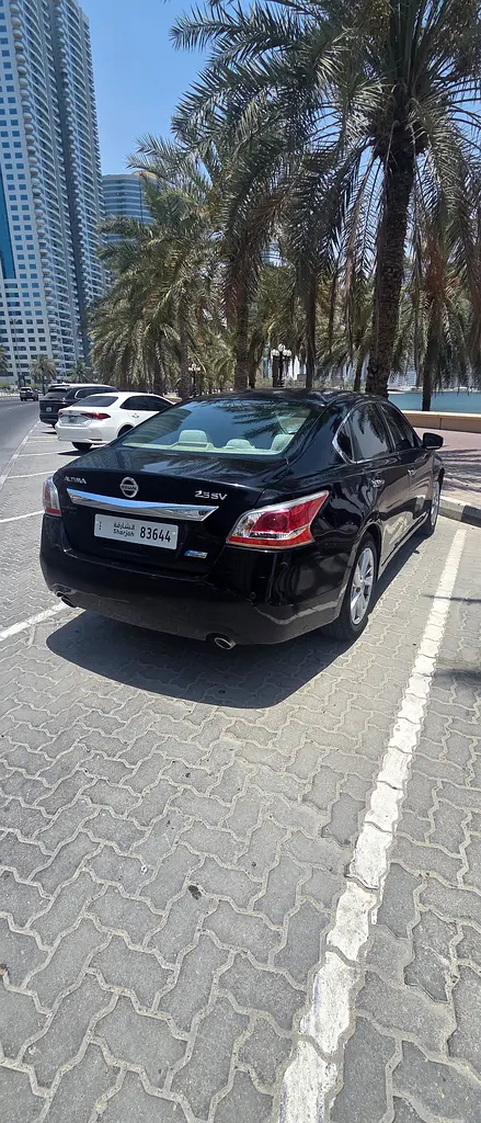 Nissan Altima 2013 — photo 1 of 5