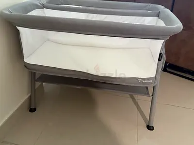 Twin bassinet