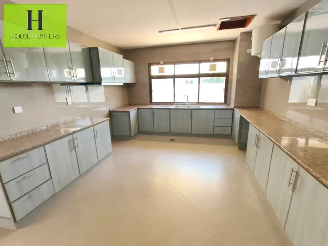 Lavish 4BR Villa For Rent | Mirgab Area