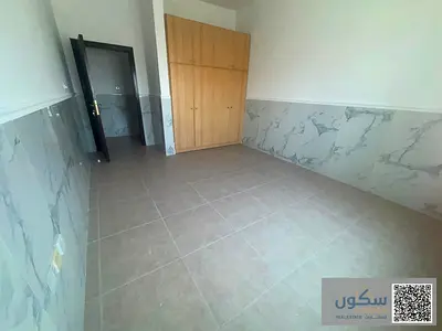 شقة غرفة  وصالة بمساحة كبيرة مع بلكونة بسعرمميز في الروضة 2