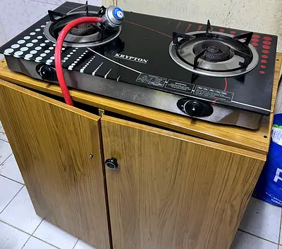 Krypton 2-Burner Glass Top Gas Stove with regulator and Wooden Table