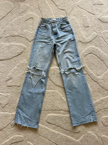 Zara jeans - Light-wash ripped high-waist straight jeans
