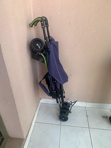 Lightweight foldable umbrella stroller - compact and easy to carry