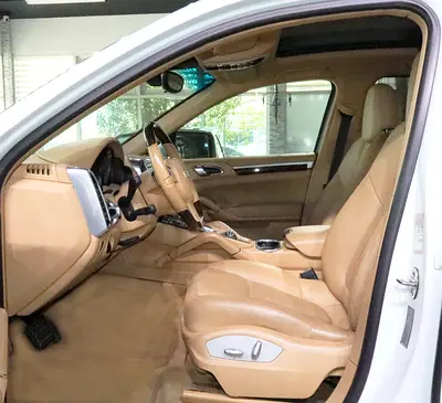 2014 Porsche CAYENNE photo 8