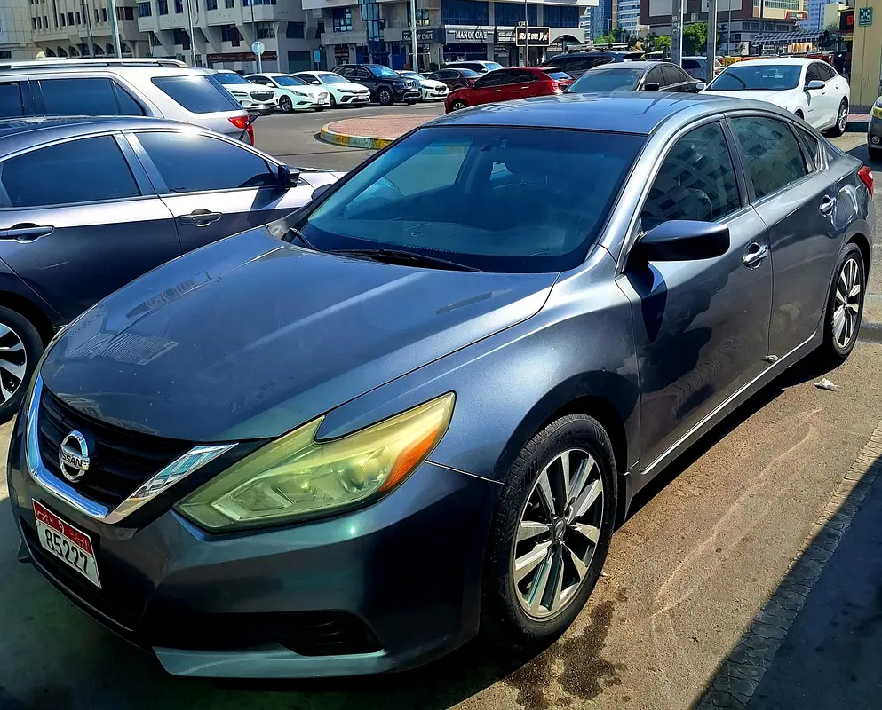 Nissan Altima 2016 — photo 1 of 8
