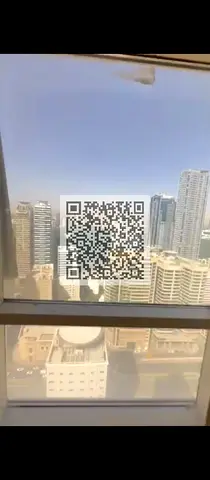شقة غرفتين وصالة للبيع فى روز تاور الشارقة بخزائن مدمجة