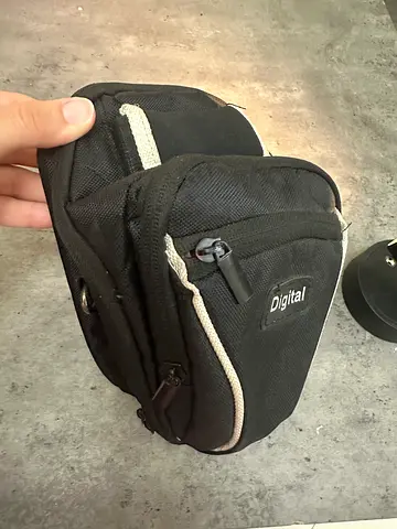 Small black digital camera pouch / bag - compact and padded