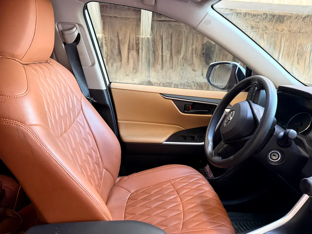 Toyota Rav 4 2022 — photo 1 of 10