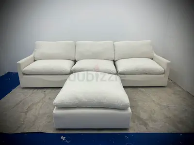 Like new condition oc home lshape sofa