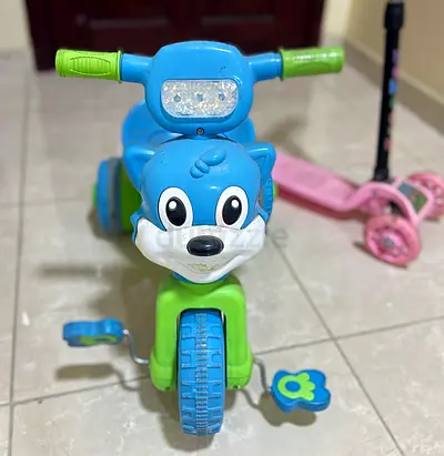 Kids 3-wheel Ride-on Tricycle with Pedals — Blue/Green