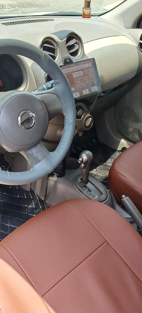 Nissan Micra 2013 — photo 1 of 6