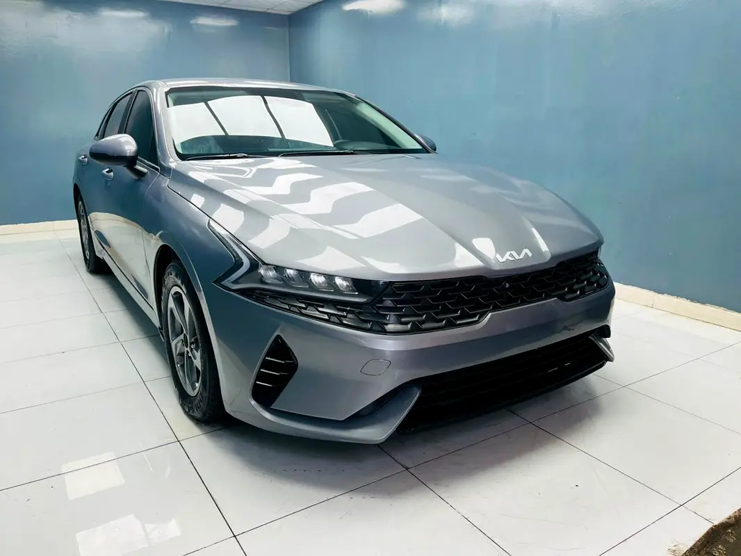 Kia K5 2022 — photo 1 of 18