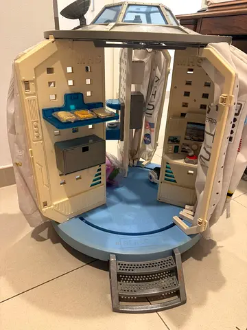 American Girl Mars Habitat