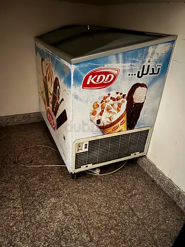 Commercial chest freezer / ice cream display freezer - used